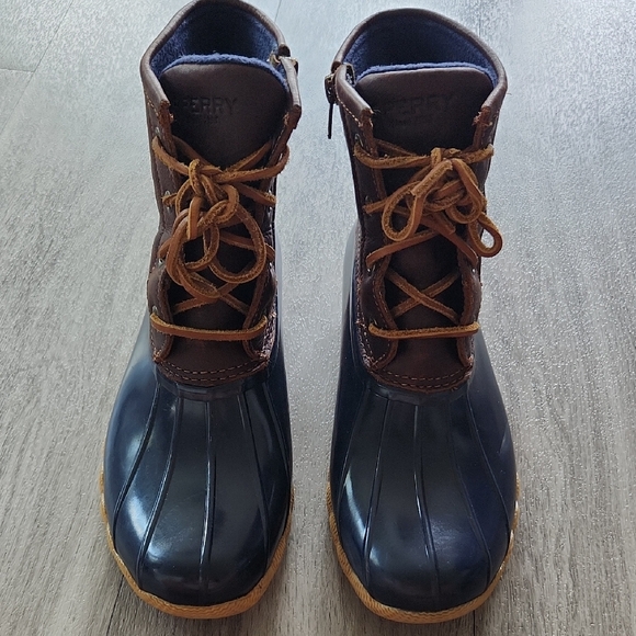 Sperry Women's Saltwater Duck Boots. Size 8.5. Navy/ Brown. Worn 2x Only. 🦆 - Picture 1 of 9